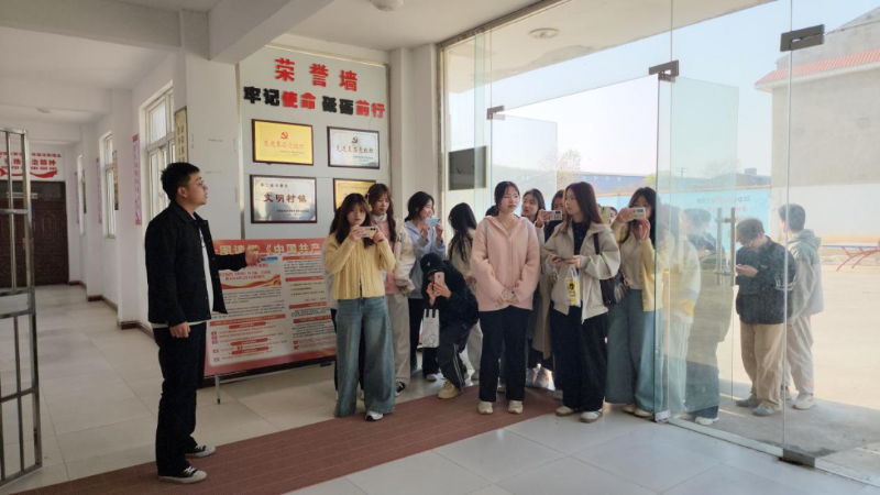 李楼乡黄郢村携手安徽科技工程大学师生开展乡村振兴实践研学活动